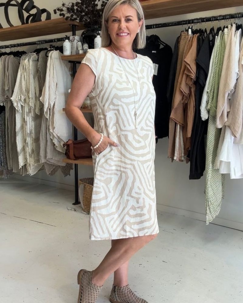 Nelia™ – Vestido de Verano con Cuello Redondo y Estampado Elegante