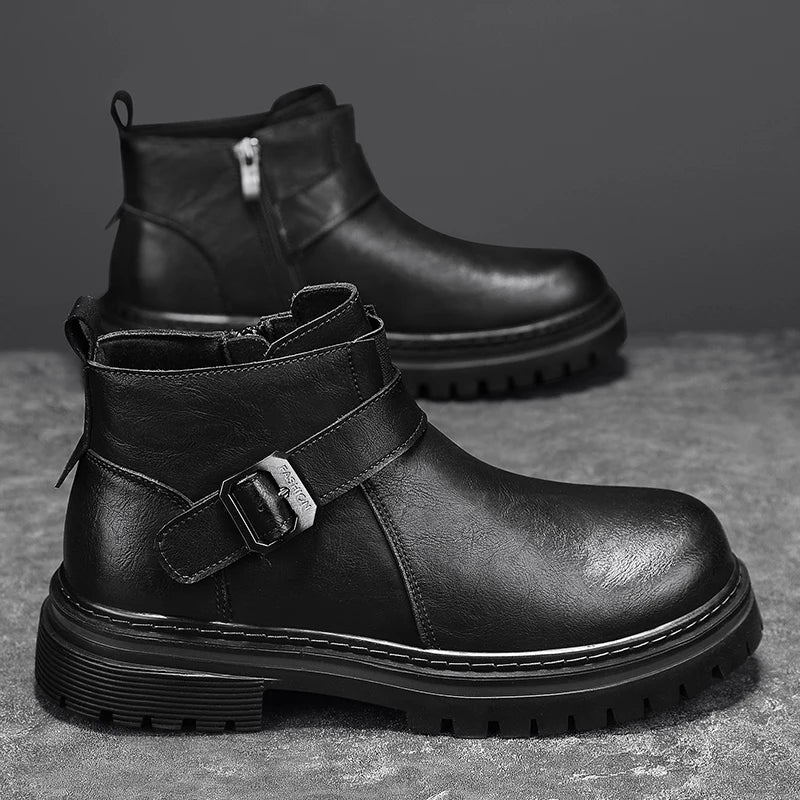 Botas Alessandro con Correa de Cuero