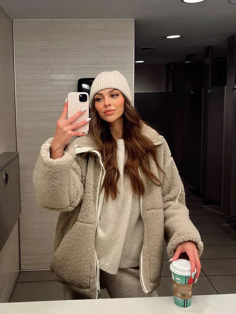 Nevia™ – Chaqueta de Invierno Cálida y Suave